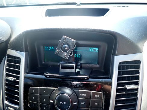 Used 2012 Chevrolet Cruze LS image 38