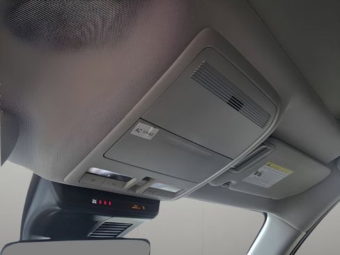 Used 2025 MAZDA CX-50 AWD 2.5 Hybrid w/ Premium Pkg image 23