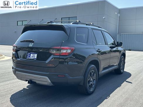 Certified 2025 Honda Pilot TrailSport image 27
