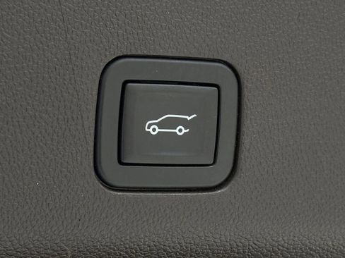 Certified 2024 Chevrolet Suburban LT w/ Luxury Package image 25