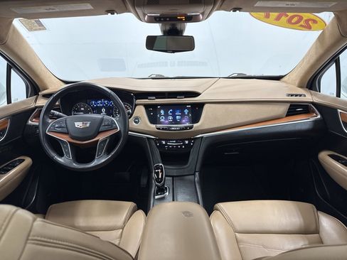 Used 2017 Cadillac XT5 Platinum image 25