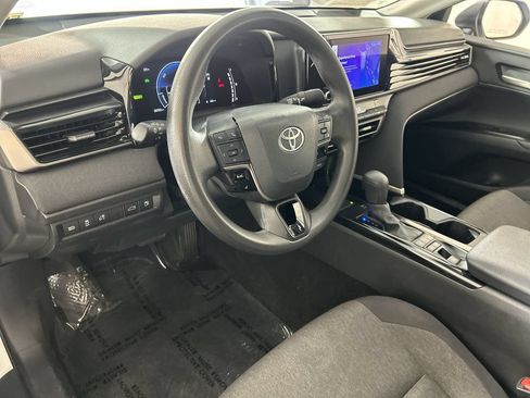 Used 2025 Toyota Camry LE FWD image 12
