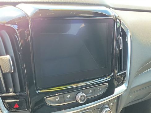 Used 2023 Chevrolet Traverse Premier FWD image 21