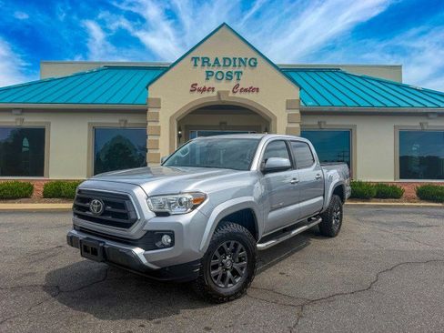Used 2021 Toyota Tacoma SR5 RWD image 23