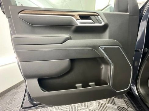 Used 2022 Chevrolet Silverado 1500 LT AWD/4WD image 12