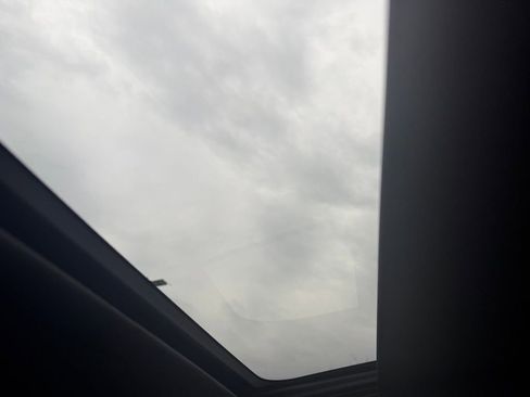 Used 2024 Jeep Grand Cherokee L Overland w/ Advanced Protech Group III image 12