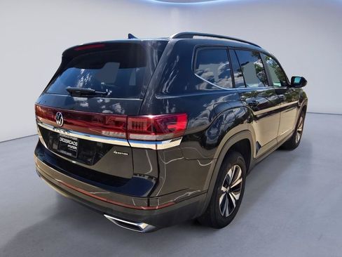 Used 2025 Volkswagen Atlas SE AWD/4WD image 6