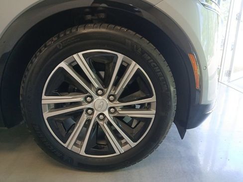 Used 2024 Cadillac Lyriq Luxury AWD/4WD image 7
