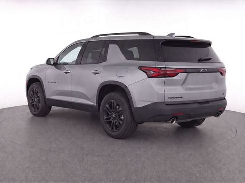 Used 2023 Chevrolet Traverse LT w/ Midnight/Sport Edition FWD image 7