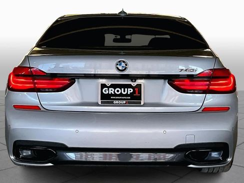 Used 2019 BMW 740i w/ M Sport Package image 4