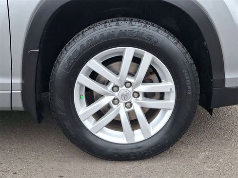 Used 2015 Toyota Highlander Plus image 26