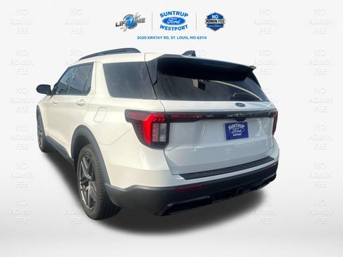 Used 2025 Ford Explorer ST-Line w/ ST-Line Street Pack AWD/4WD image 8