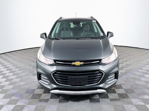 Used 2017 Chevrolet Trax LT w/ LT Convenience Package image 2