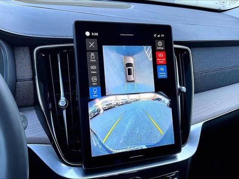 Certified 2026 Volvo XC90 B6 Plus w/ Protection Package Premier image 14