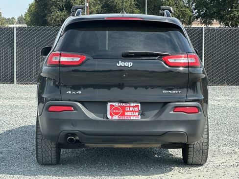 Used 2016 Jeep Cherokee Sport AWD/4WD image 8