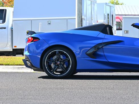 Used 2021 Chevrolet Corvette Stingray Premium Conv w/ Z51 Performance Package image 5