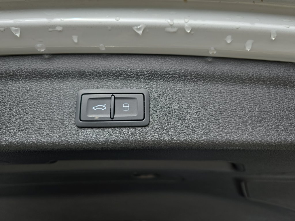 Used 2025 Audi Q3 2.0T Premium Plus AWD/4WD image 16