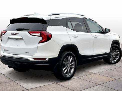 Used 2022 GMC Terrain SLT image 12
