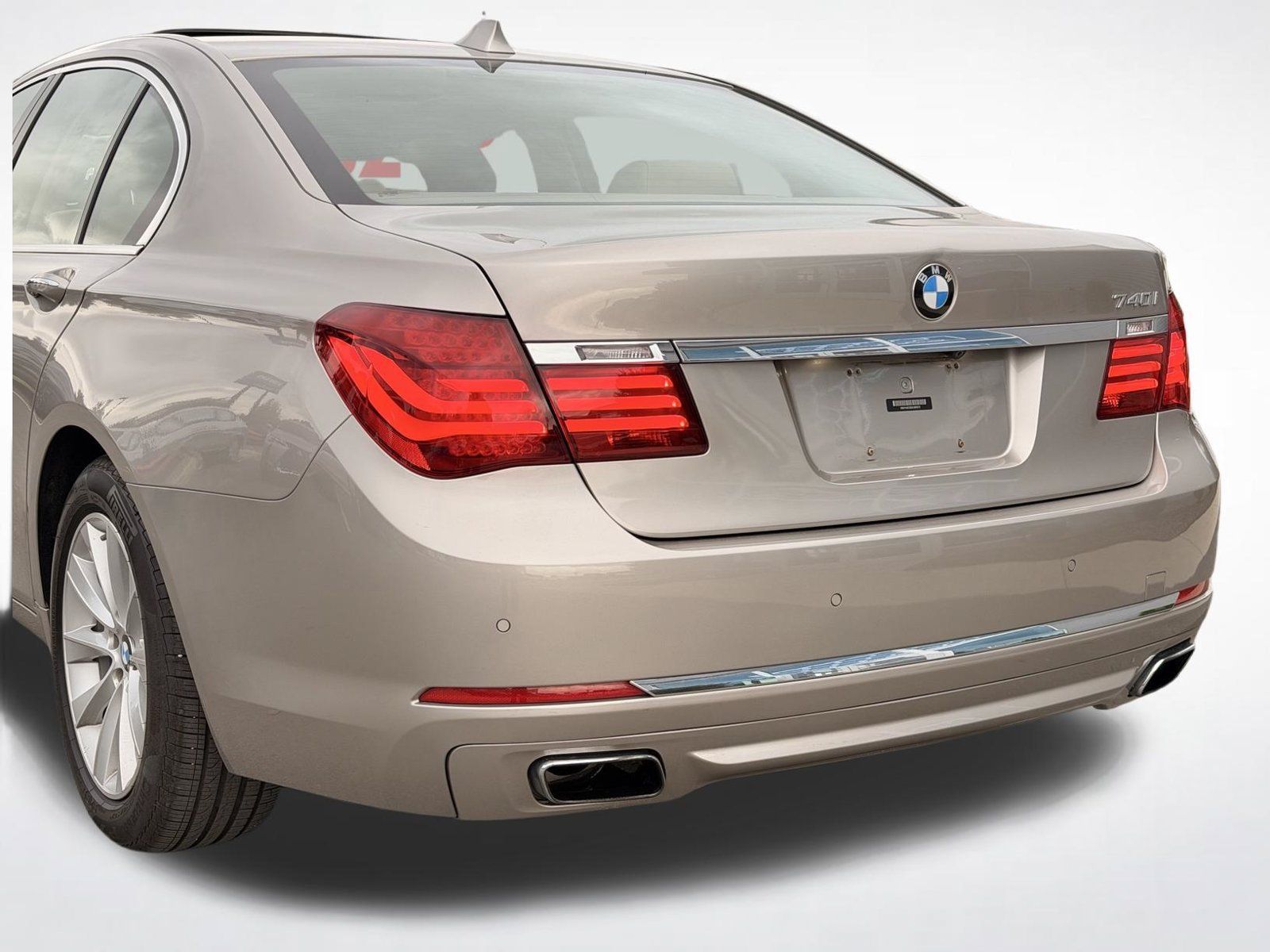Used 2013 BMW 740i RWD image 3