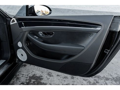 Used 2020 Bentley Continental GT image 31
