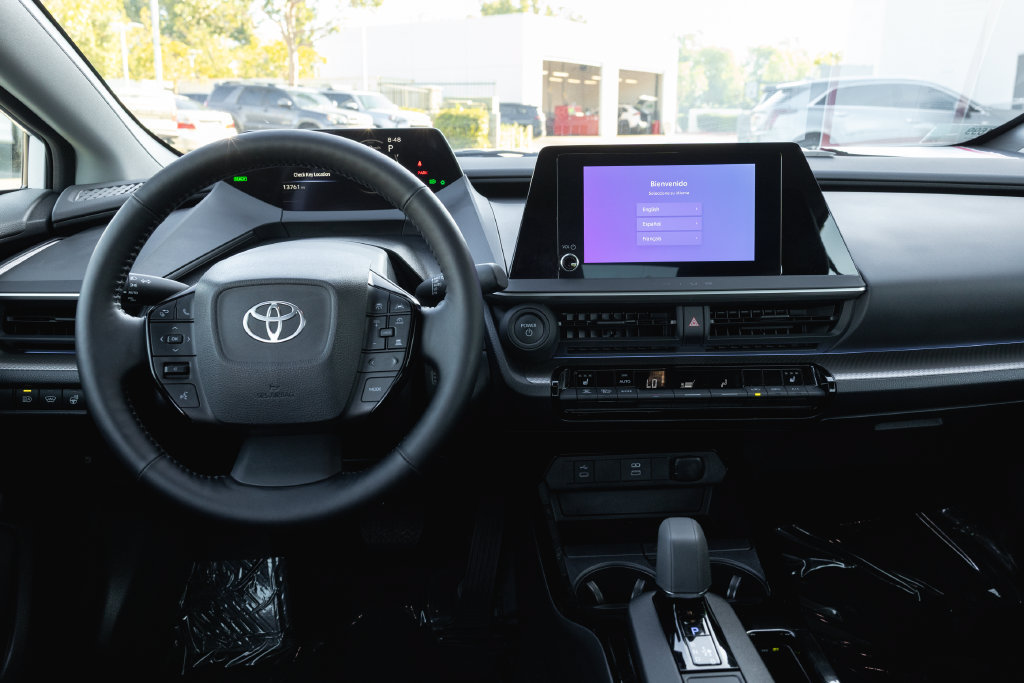 Certified 2024 Toyota Prius XLE FWD image 25