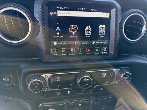 Used 2021 Jeep Gladiator Overland w/ Popular Equipment Package image 20