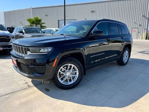 New 2025 Jeep Grand Cherokee Laredo X w/ Luxury Tech Group I image 3