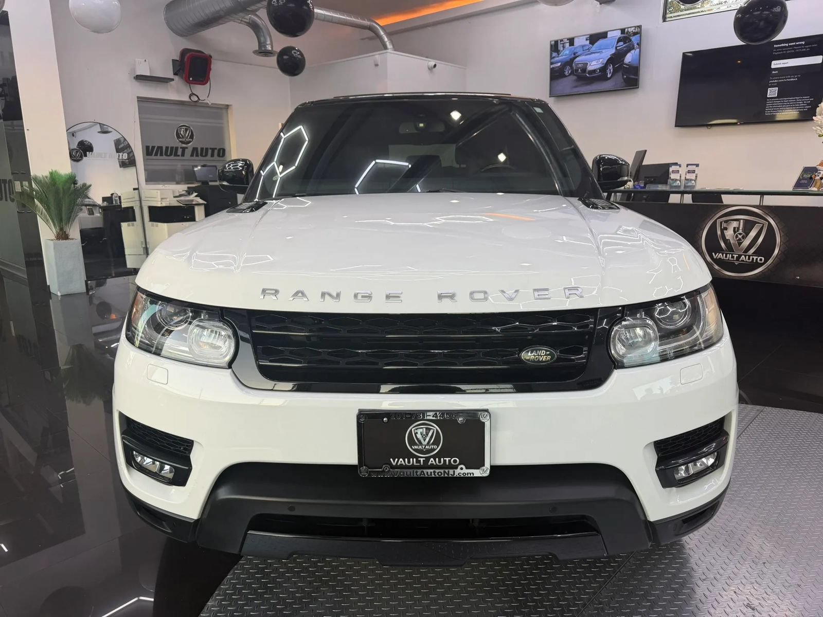 Used 2015 Land Rover Range Rover Sport HSE AWD/4WD image 1
