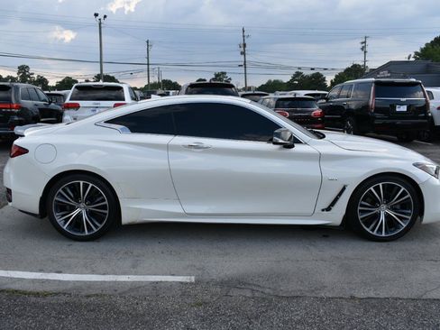 Used 2018 INFINITI Q60 3.0t Luxe w/ Sensory Package 3.0T Luxe RWD image 5