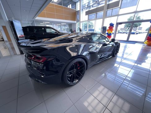 Used 2025 Chevrolet Corvette Z06 RWD image 8