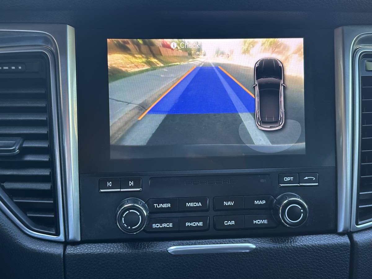 Used 2018 Porsche Macan AWD/4WD image 37