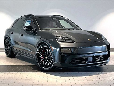 New 2026 Porsche Macan GTS Electric image 9