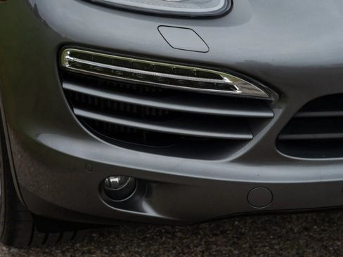 Used 2013 Porsche Cayenne Diesel AWD/4WD image 24