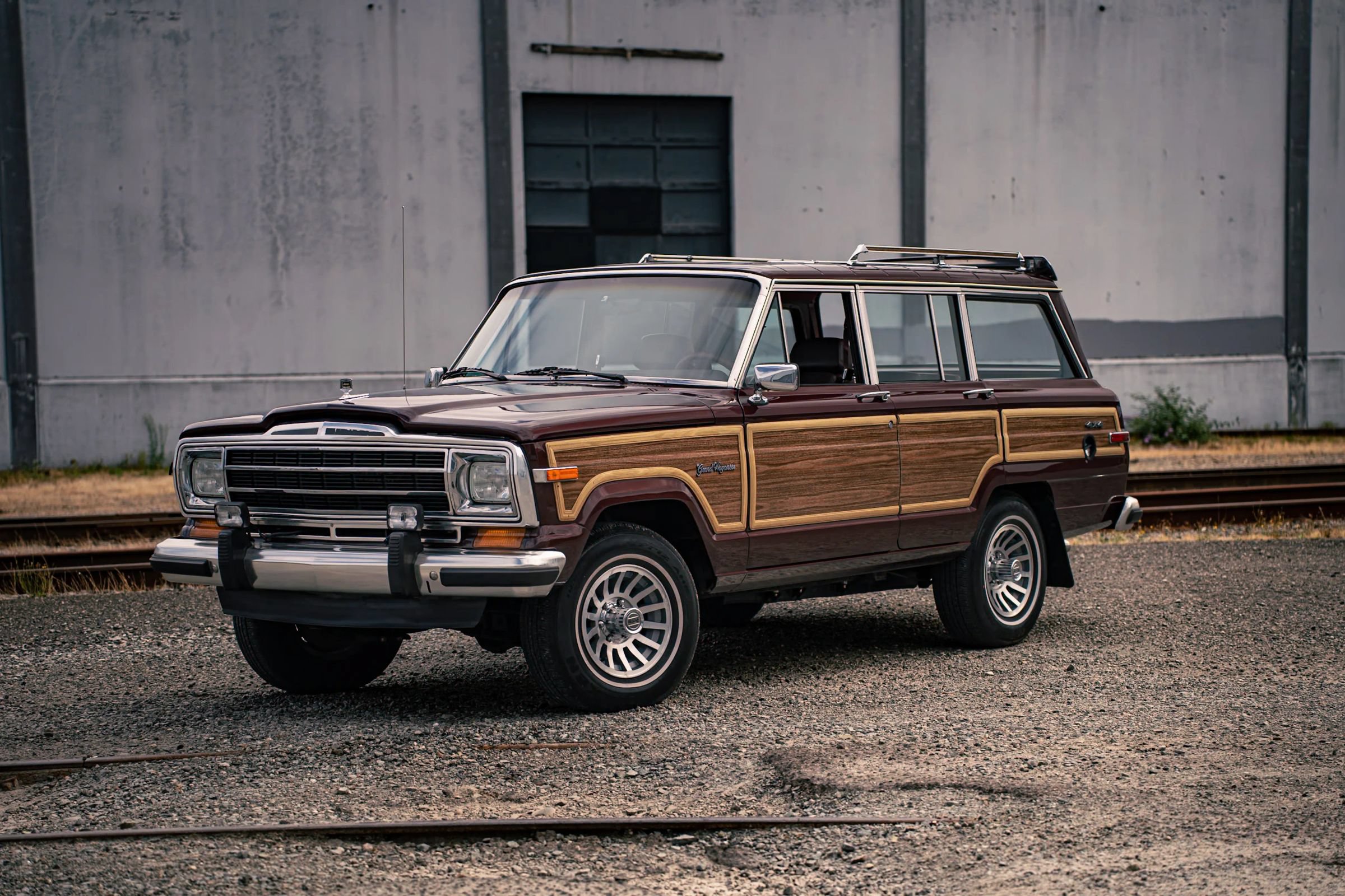 Used 1987 Jeep Grand Wagoneer AWD/4WD image 27