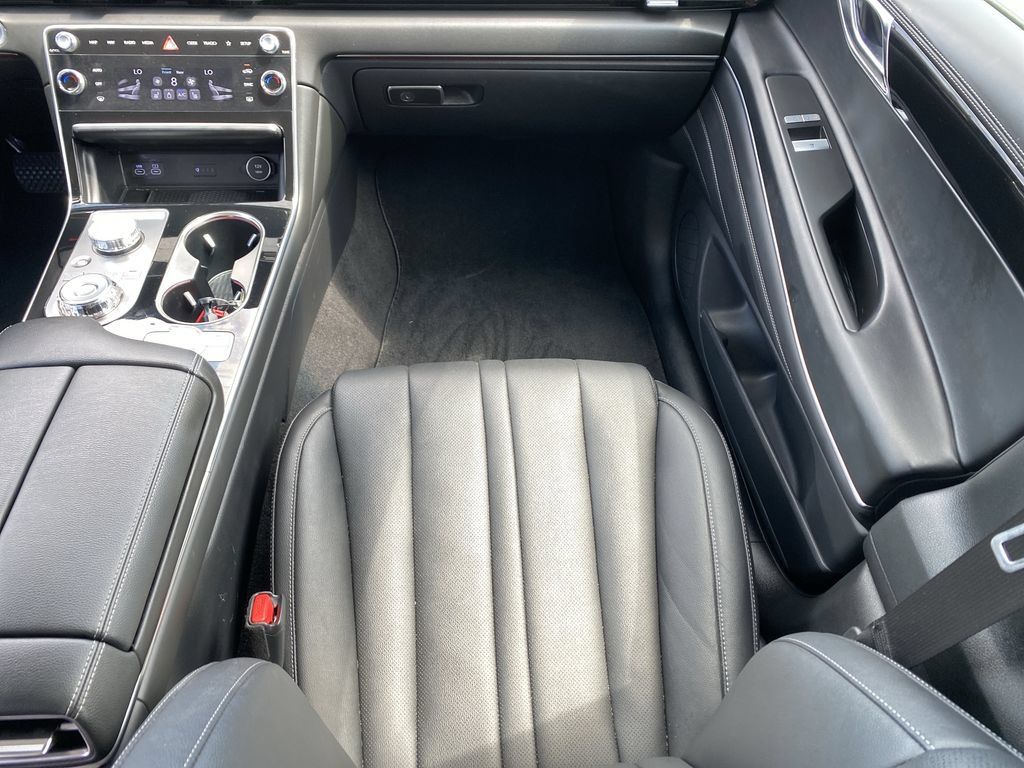 Used 2025 Genesis GV80 2.5T Standard AWD/4WD image 16