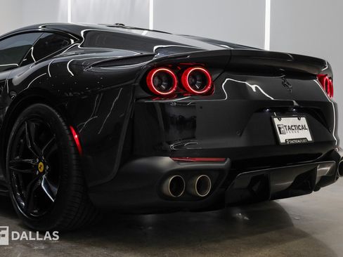 Used 2018 Ferrari 812 Superfast RWD image 9