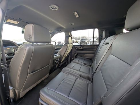 Used 2024 Chevrolet Suburban LT image 16