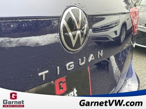 Used 2023 Volkswagen Tiguan SE w/ Panoramic Sunroof Package image 41