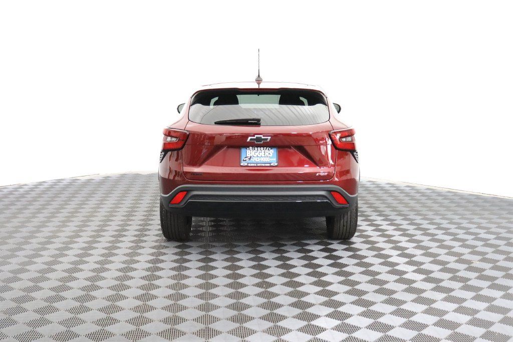 Used 2024 Chevrolet Trax RS w/ Driver Confidence Package FWD image 7