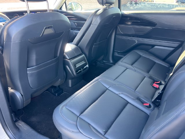Used 2026 Lincoln Nautilus Premier AWD/4WD image 33