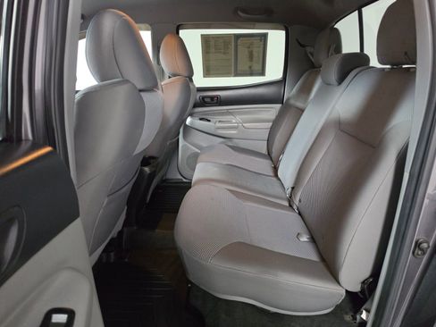 Used 2015 Toyota Tacoma 4x4 Double Cab w/ TRD Off-Road Package image 17