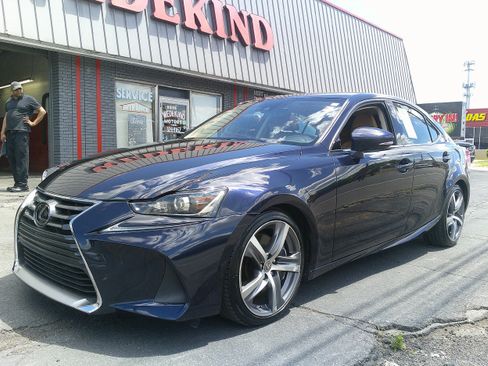 Used 2018 Lexus IS 300 AWD w/ Comfort Package image 10