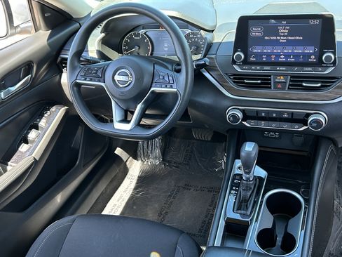 Used 2023 Nissan Altima 2.5 SV image 13