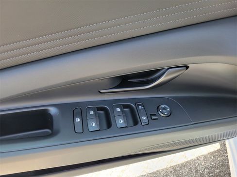 New 2025 Hyundai Elantra Sport image 7