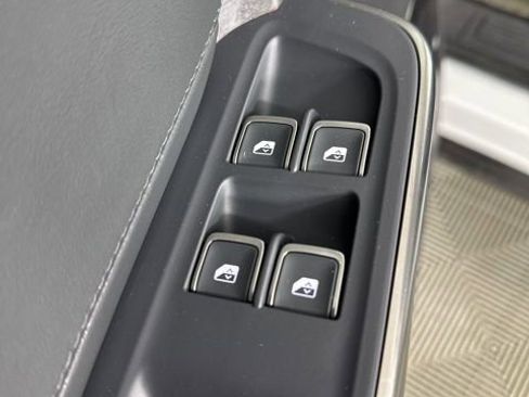 Used 2024 Rivian R1S Adventure image 23