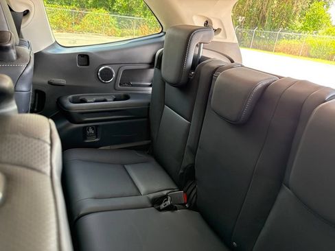 Used 2023 Subaru Ascent Touring w/ Popular Package #2A AWD/4WD image 18
