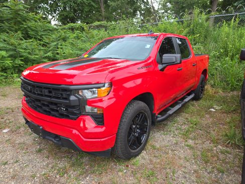 Used 2024 Chevrolet Silverado 1500 Custom w/ Rally Edition AWD/4WD image 3