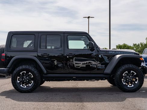 Used 2025 Jeep Wrangler Unlimited Rubicon 4xe w/ Convenience Group AWD/4WD image 8