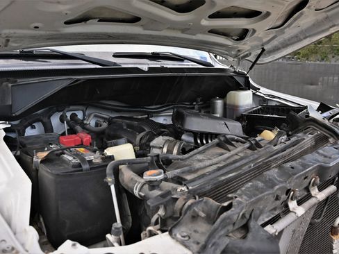 Used 2019 Nissan NV 2500 SV image 13