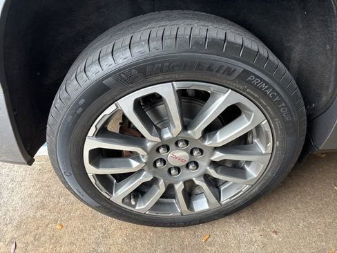 Used 2021 GMC Acadia Denali w/ Denali Technology Package image 7